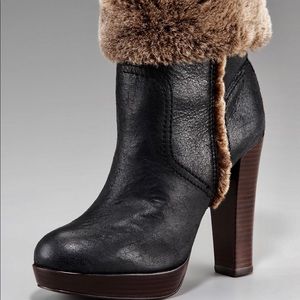 Tory Burch Black leather fur ankle boot😍🐻